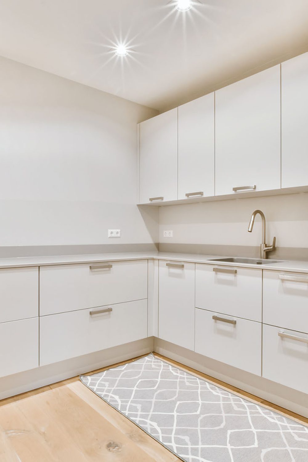 bright-kitchen-with-a-white-kitchen-set-2021-12-09-14-09-15-utc.jpg